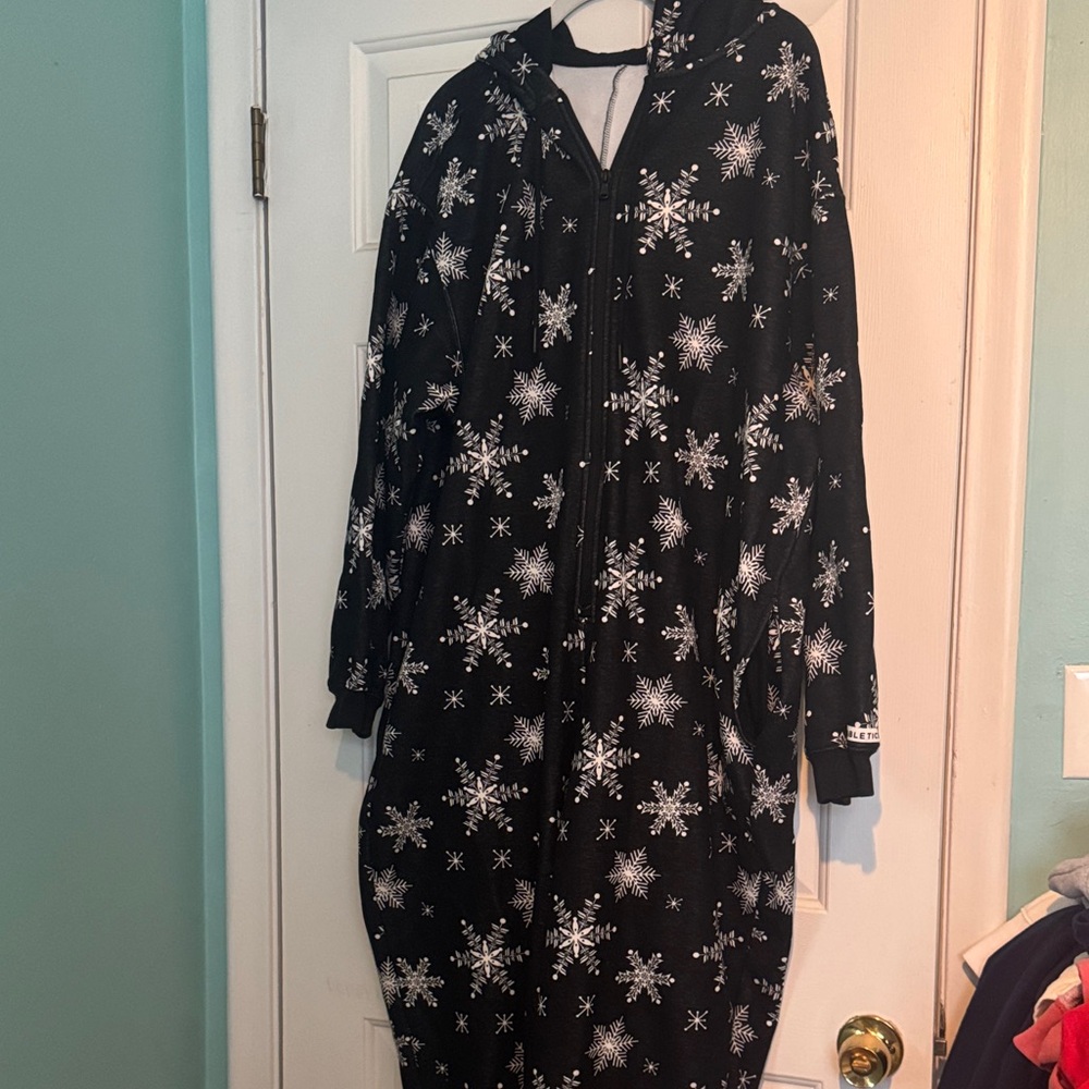 Fabletics Black and White Snowflake Onesie